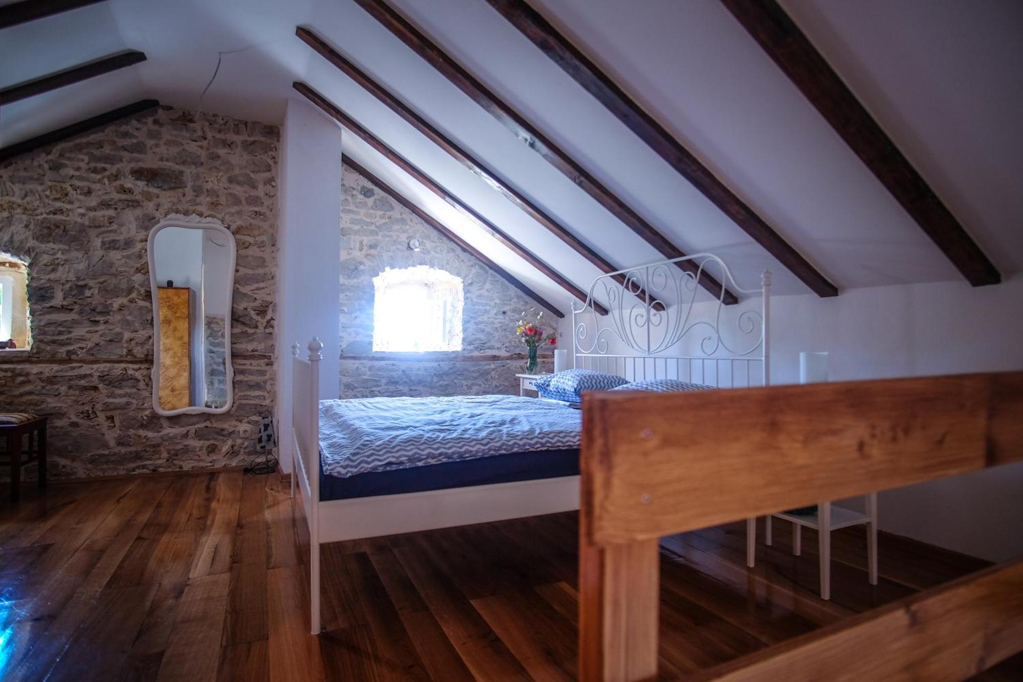 Вилла Stone House Kula Milica Mala Cista Номер фото